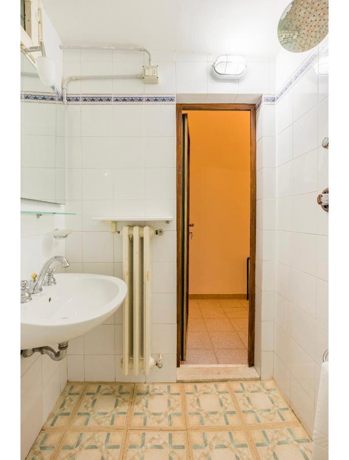 Central And Spacious Apartment Флоренция Екстериор снимка
