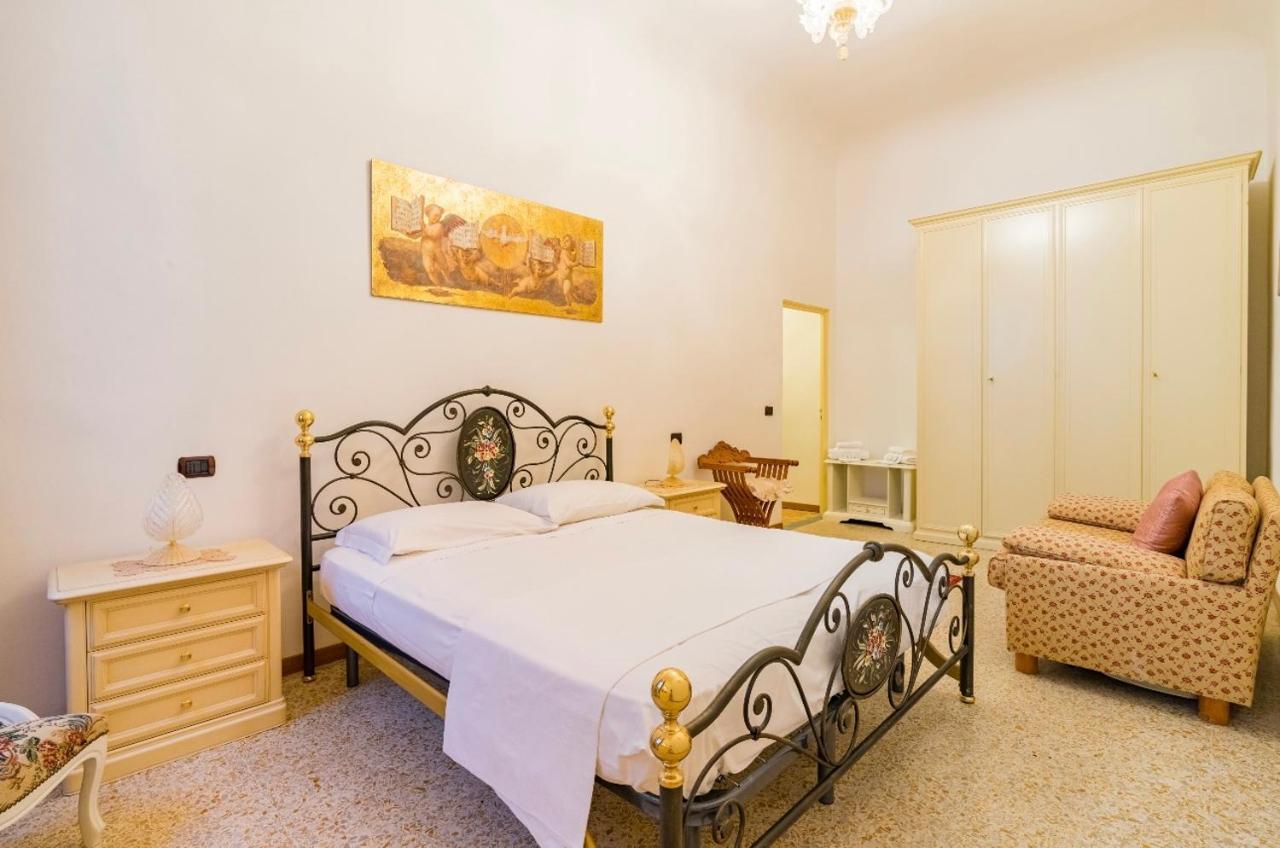 Central And Spacious Apartment Флоренция Екстериор снимка